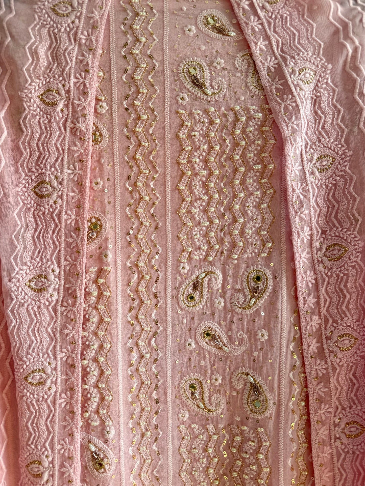 Lucknowi chikankari suit