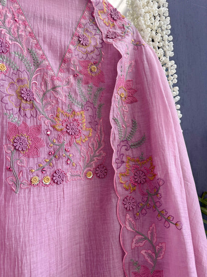 Luxurious Mul chanderi threadwork 3d floral suit