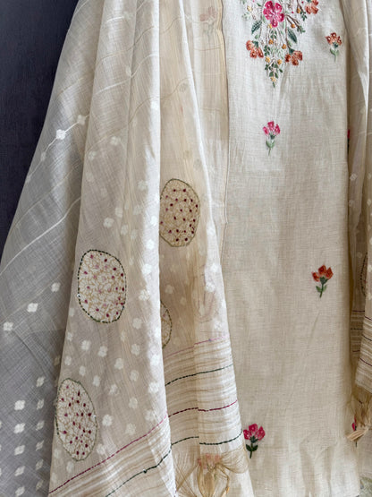 Linen handpainted frenchknot suit