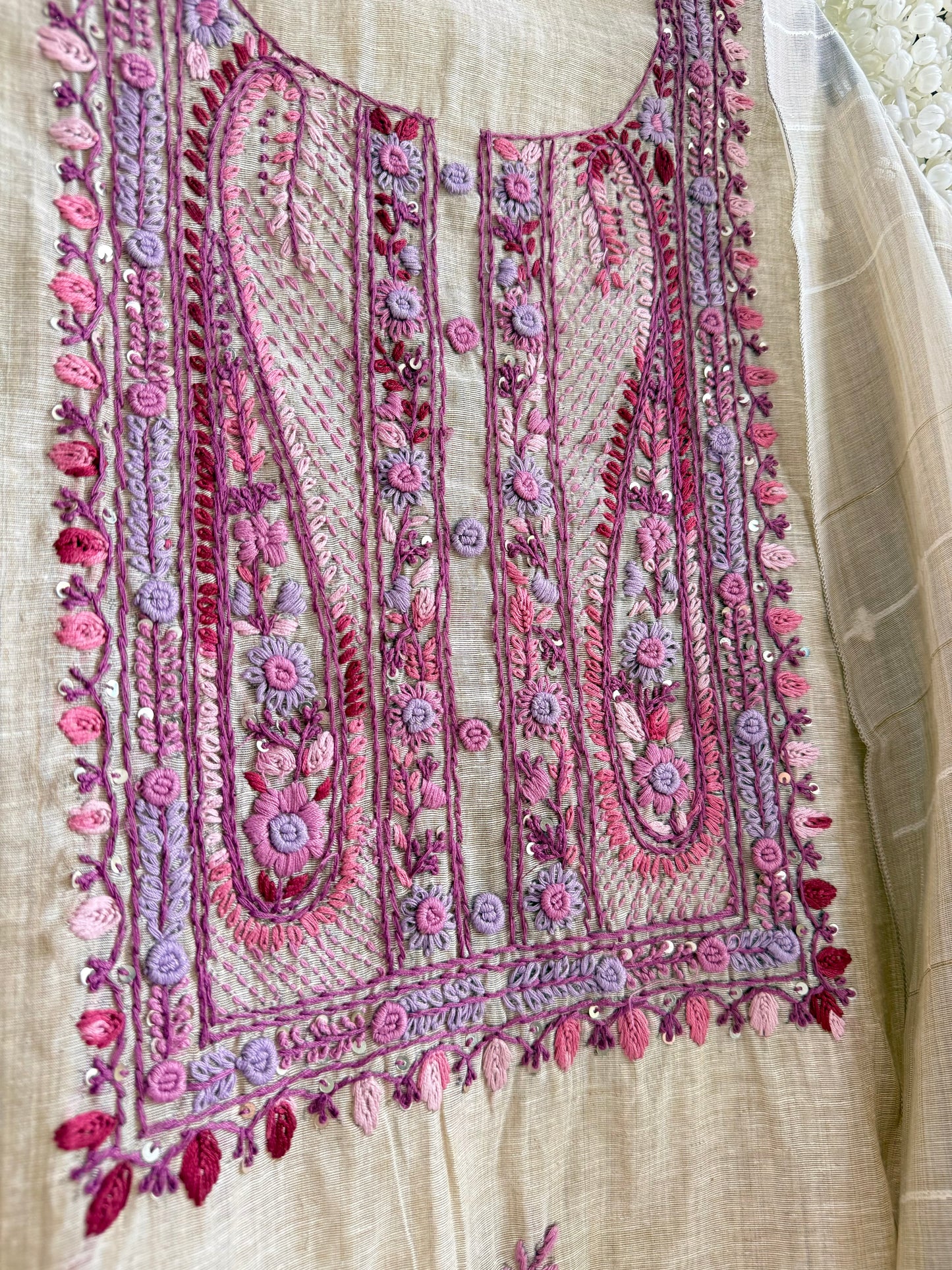 Linen paisley frenchknot suit
