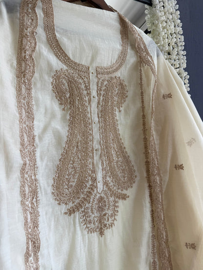 Luxurious Mul chanderi dori sitara suit