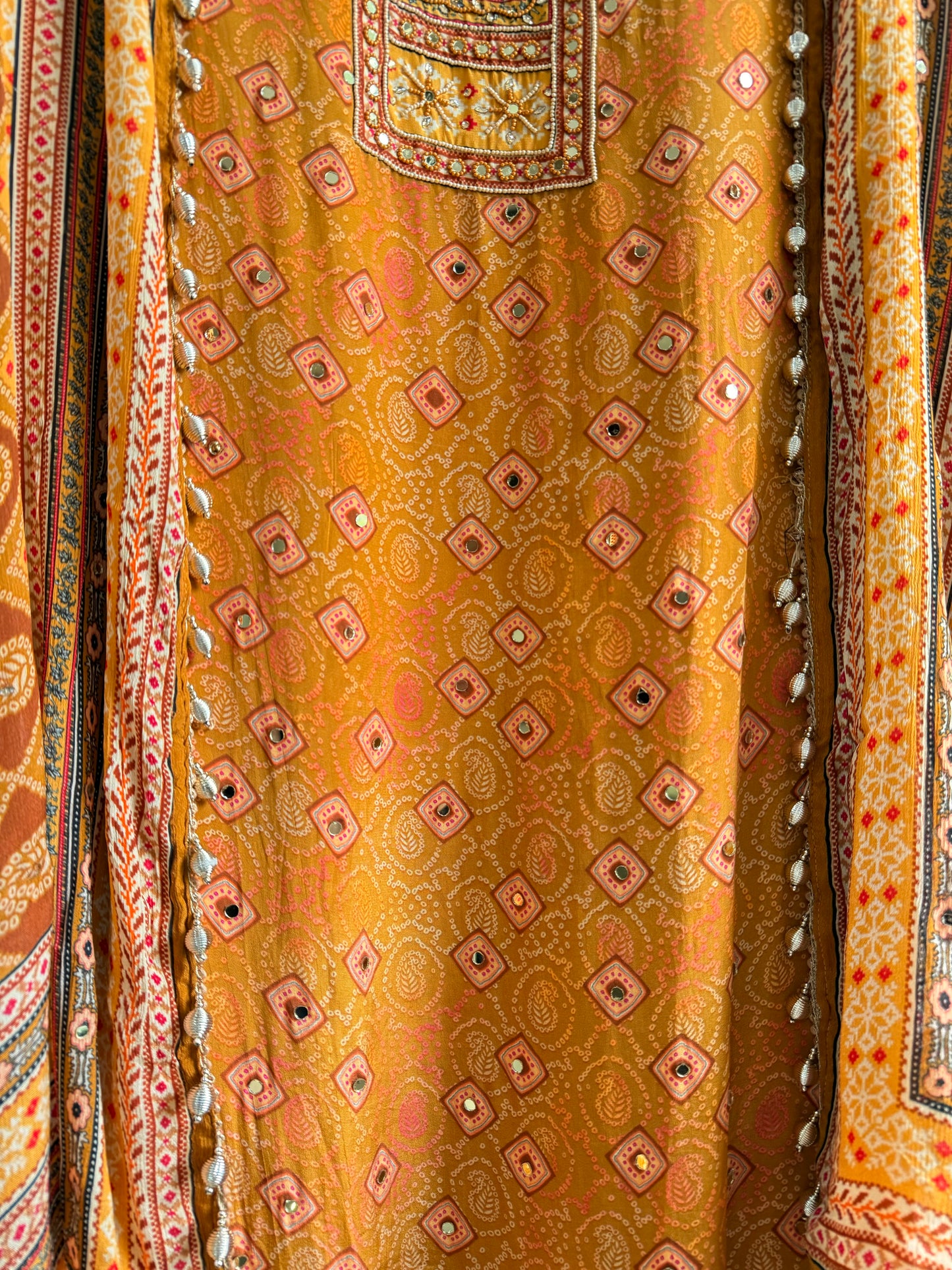 Premium crepe pakistani bandhani suit