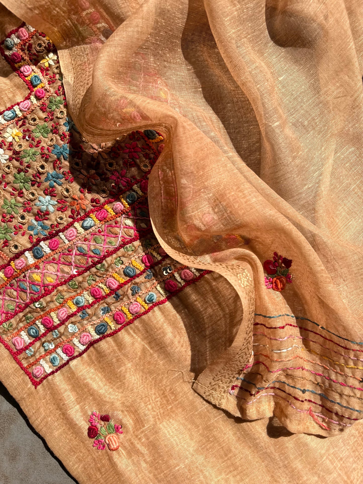 Premium linen handwork frenchknot suit
