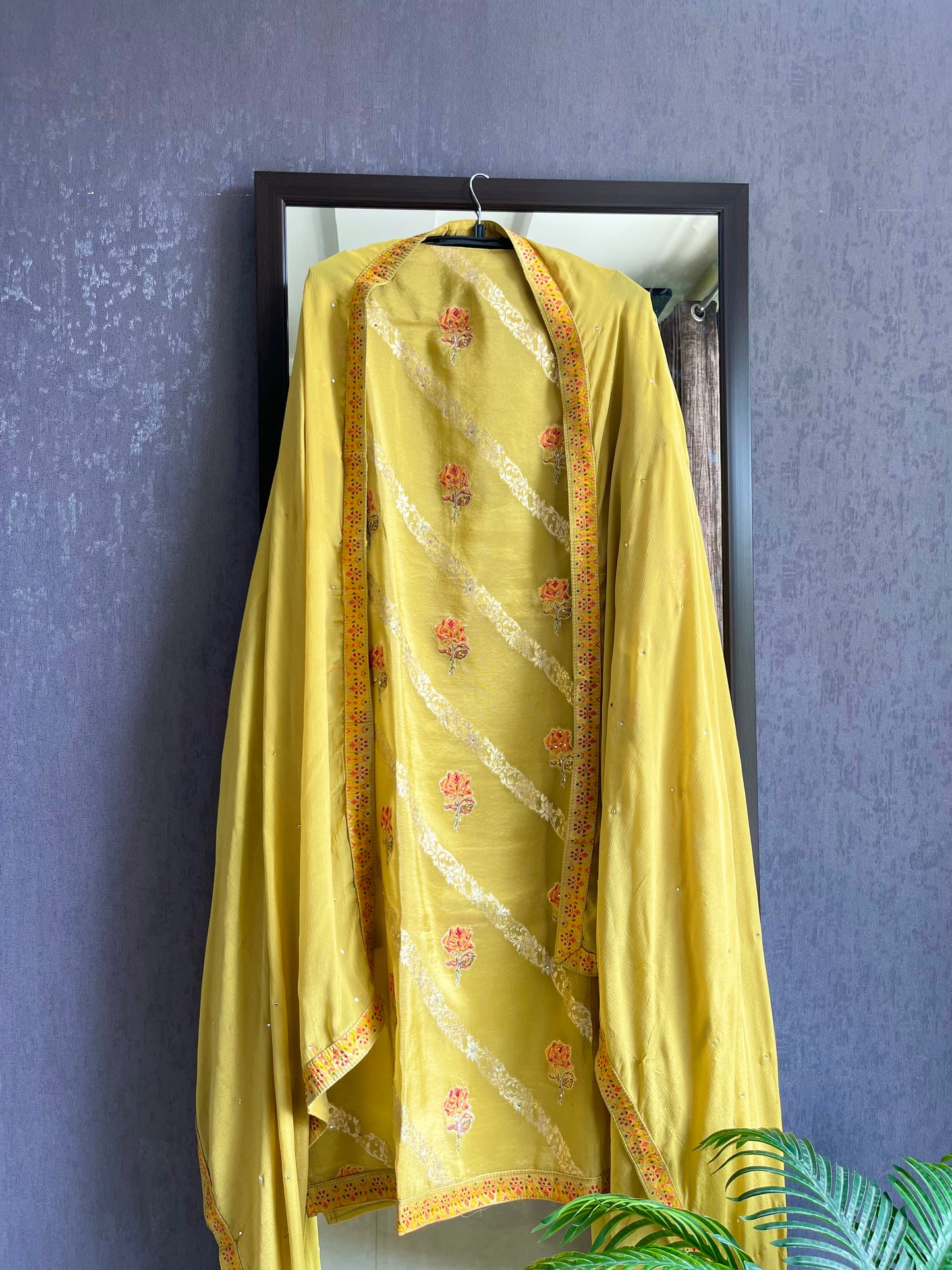 Meenakari Benarsi Tissue silk suit