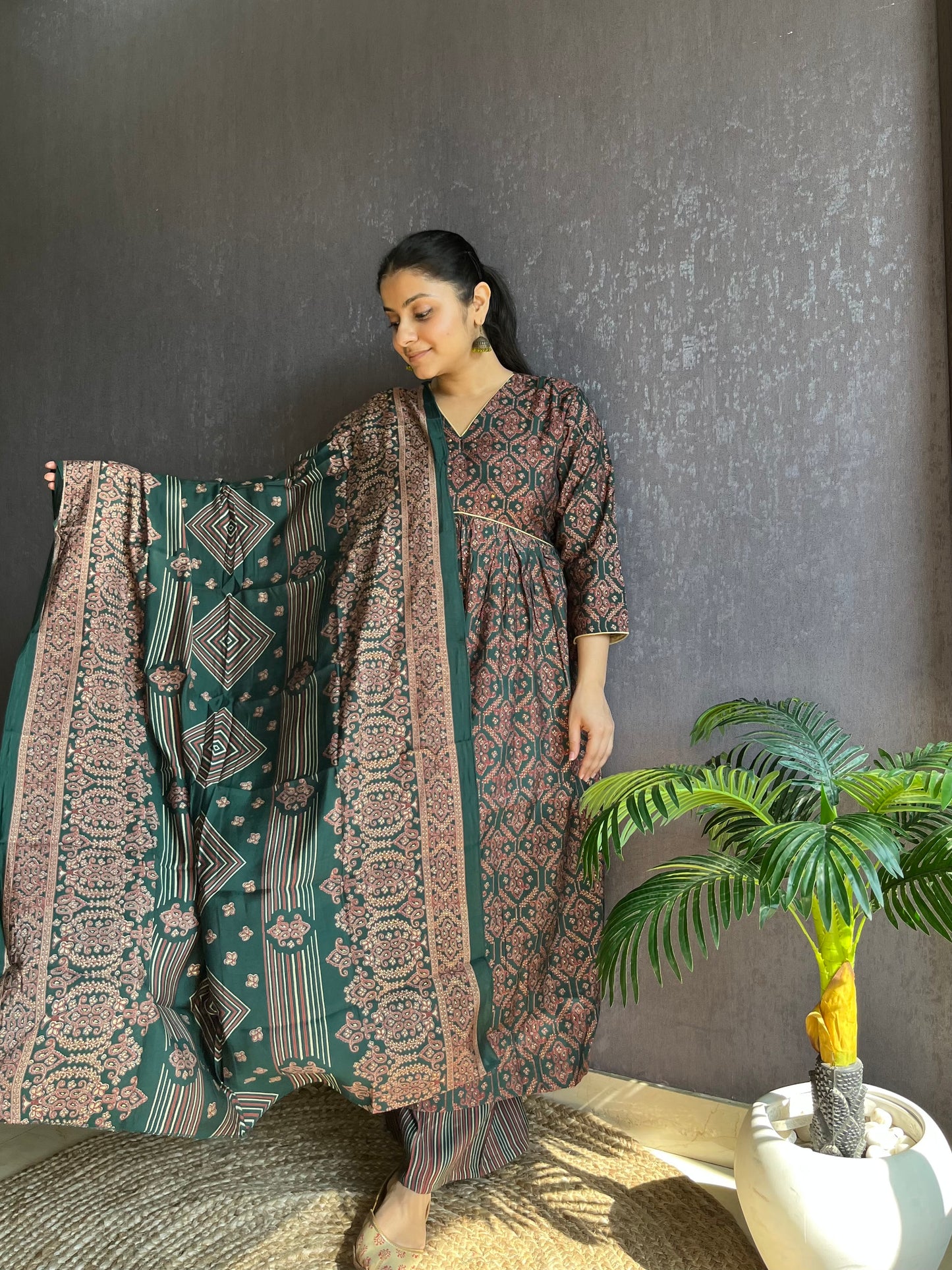 Alia cut printed suit set