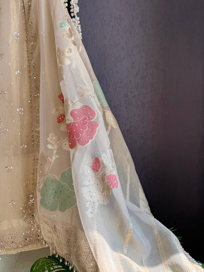 Luxurious handwork suit