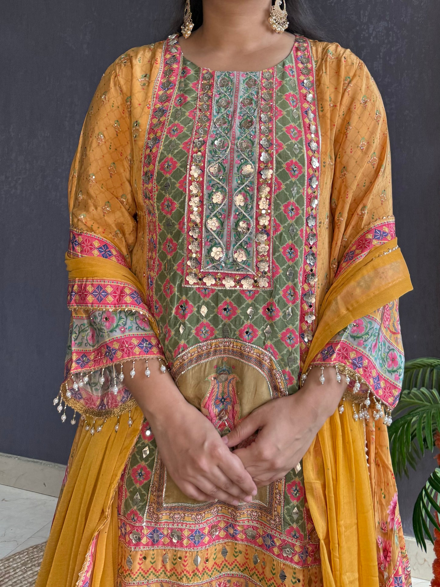 Zari embroidered Pakistani Suit