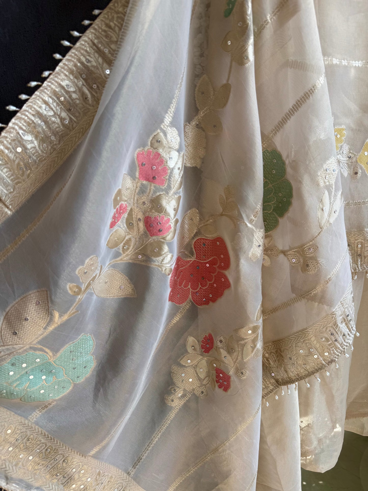 Luxurious handwork suit