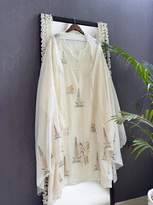 Luxurious Mul chanderi floral springs suit
