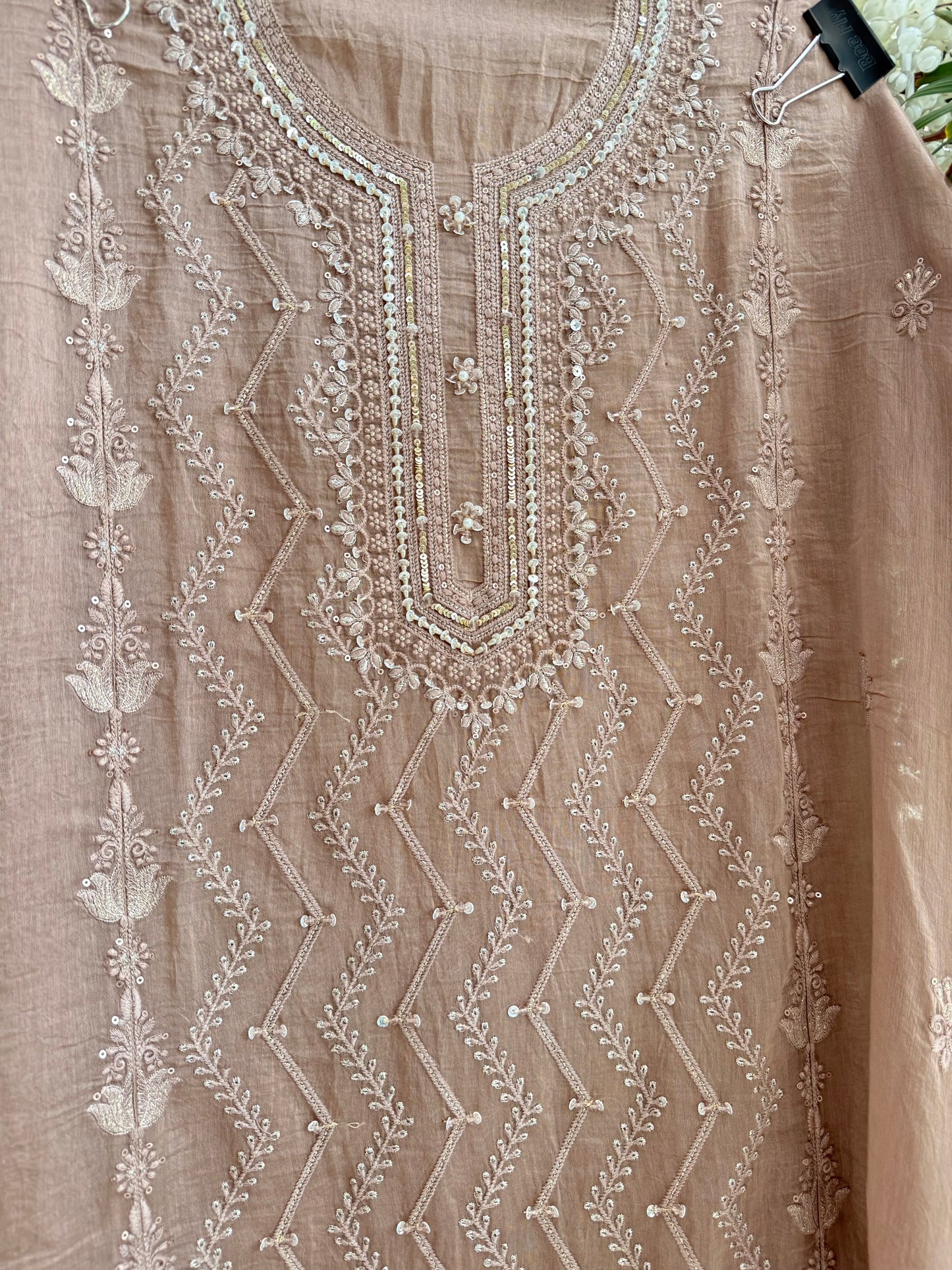 Luxurious Mul chanderi lucknowi bouquet suit