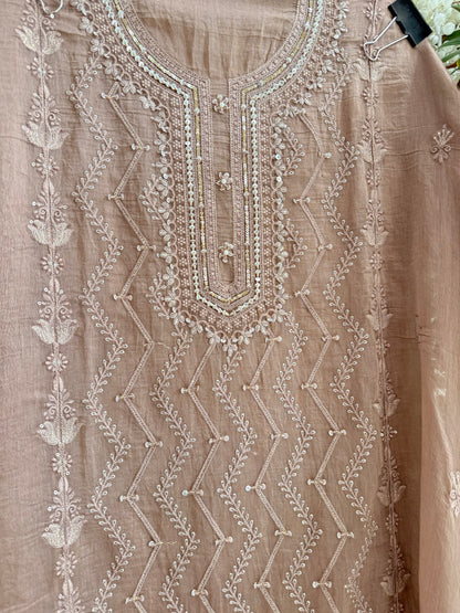 Luxurious Mul chanderi lucknowi bouquet suit