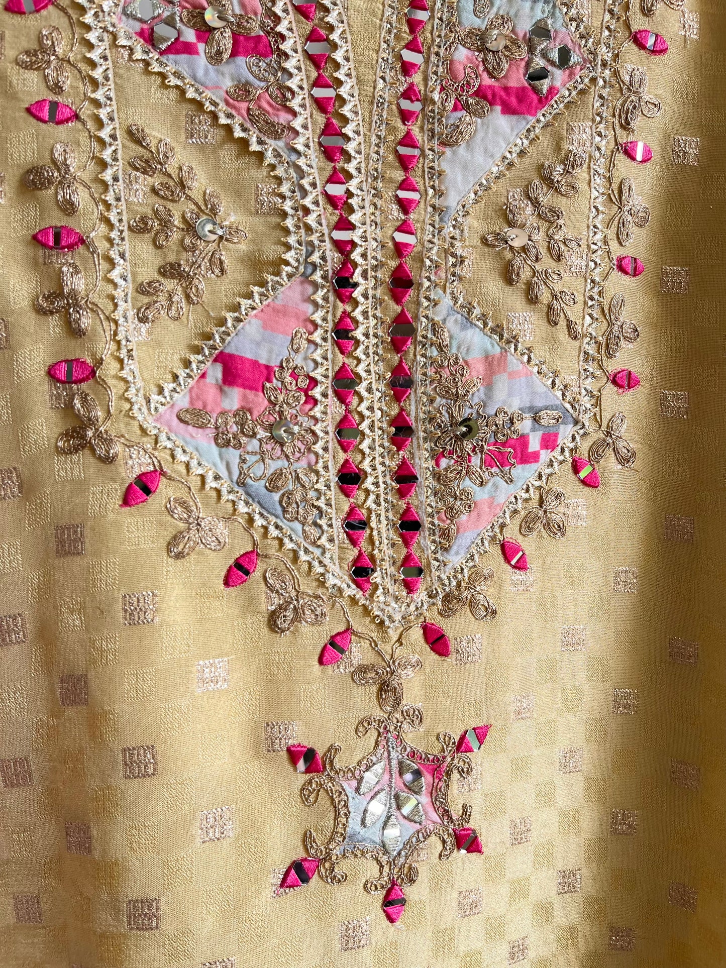 Luxurious sheesha aari work Tissue silk suit