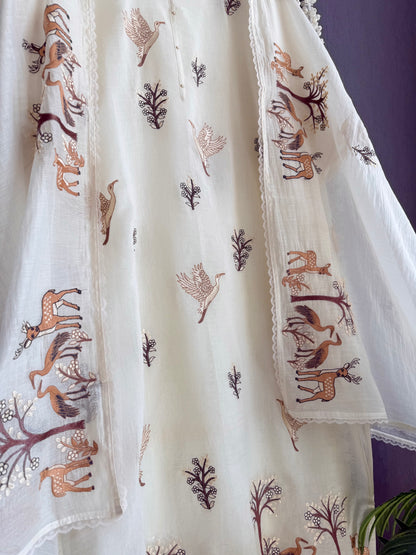 Luxurious Mul chanderi deers swans suit