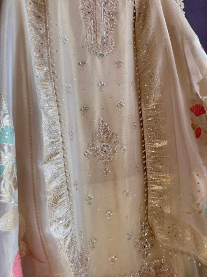 Luxurious handwork suit