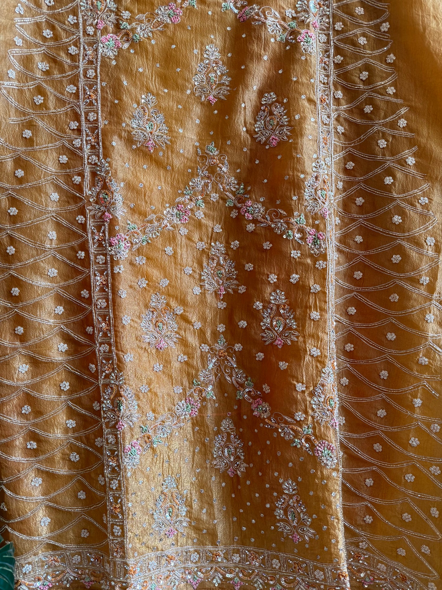 Luxurious Heeramandi suit