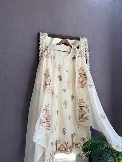 Luxurious Mul chanderi deers swans suit