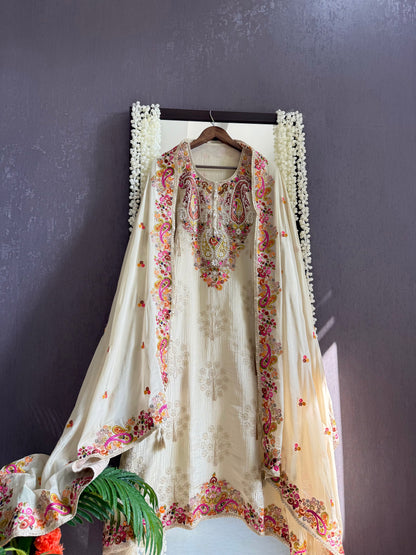 Luxurious dreamy handwork suit