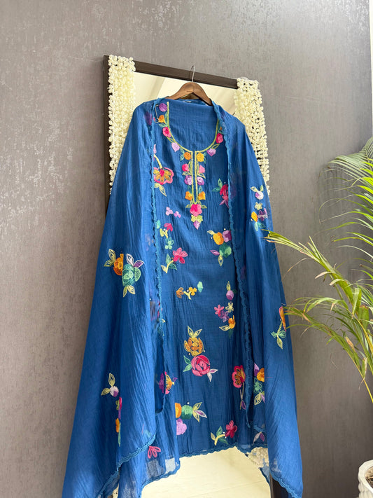 Luxurious Mul chanderi Frenchknot mirror work suit
