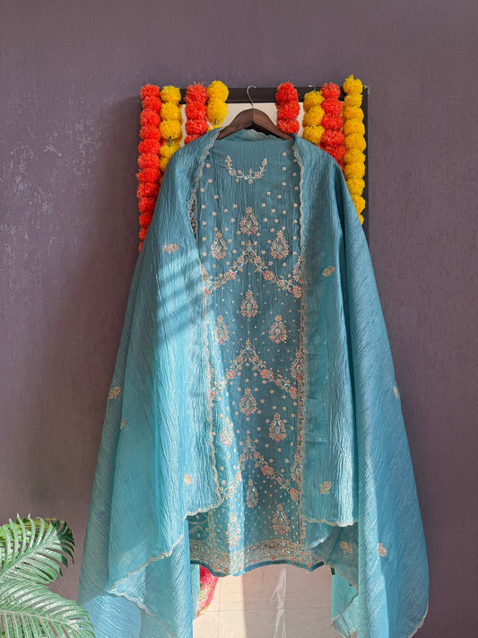Luxurious Heeramandi suit