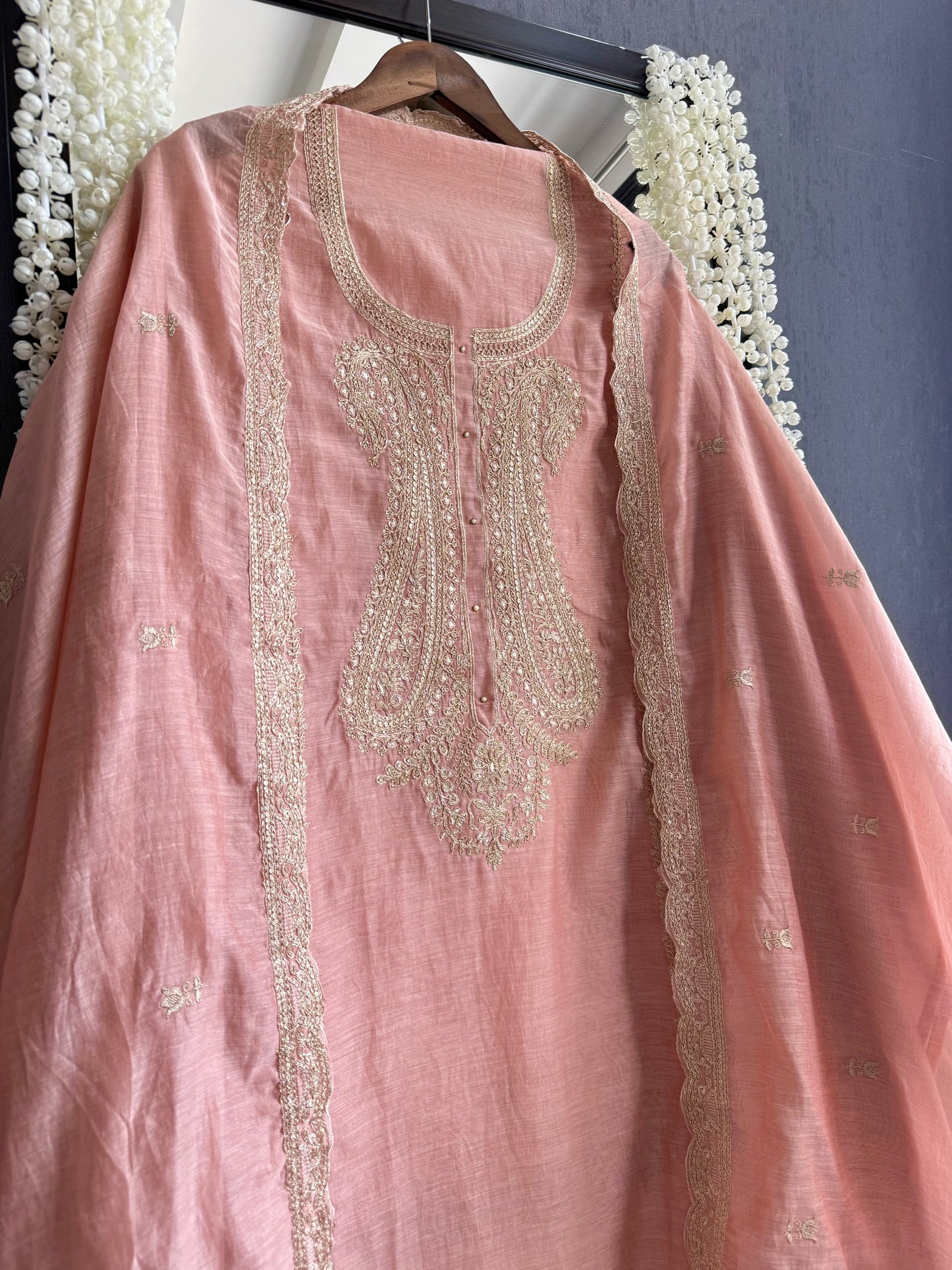 Luxurious Mul chanderi dori sitara suit