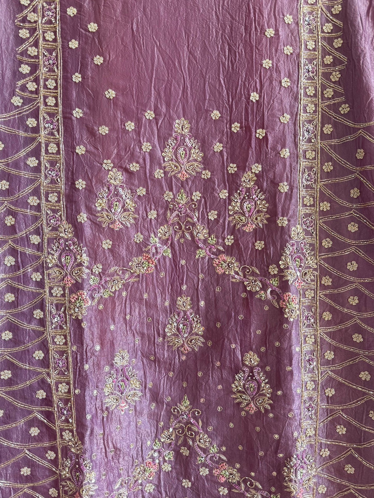 Luxurious Heeramandi suit
