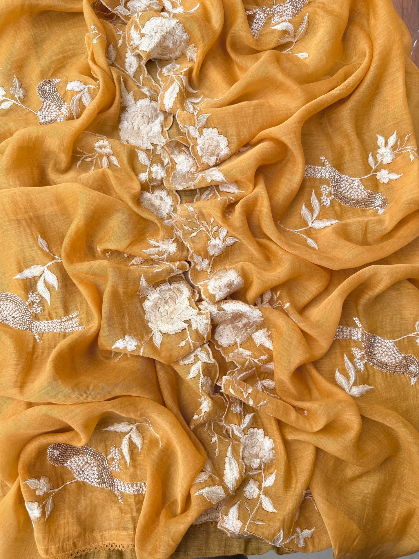 Luxurious Mul chanderi parsi thread suit