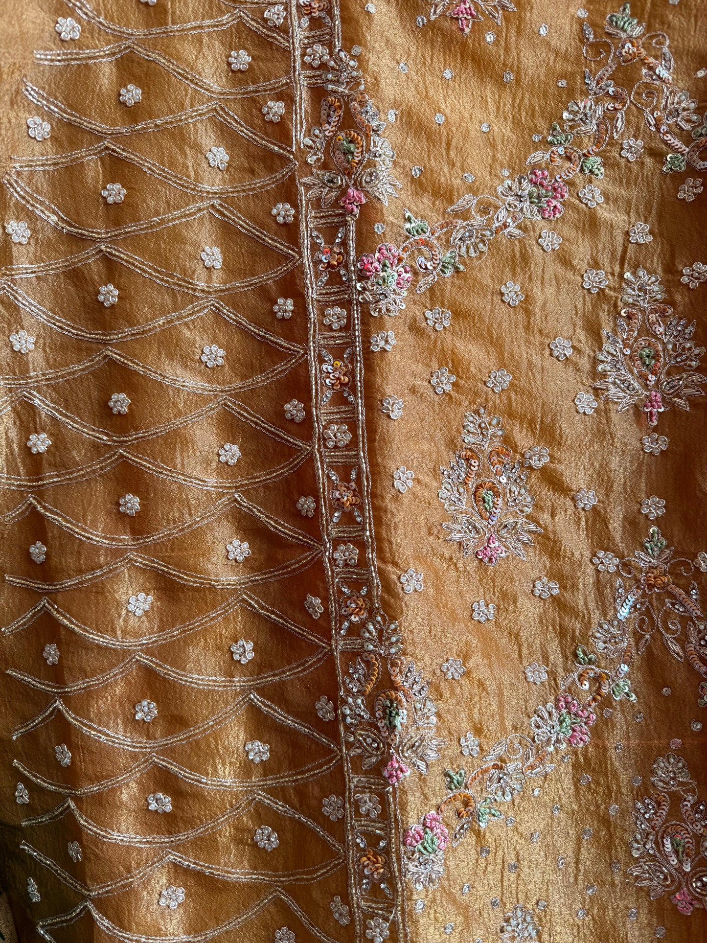 Luxurious Heeramandi suit
