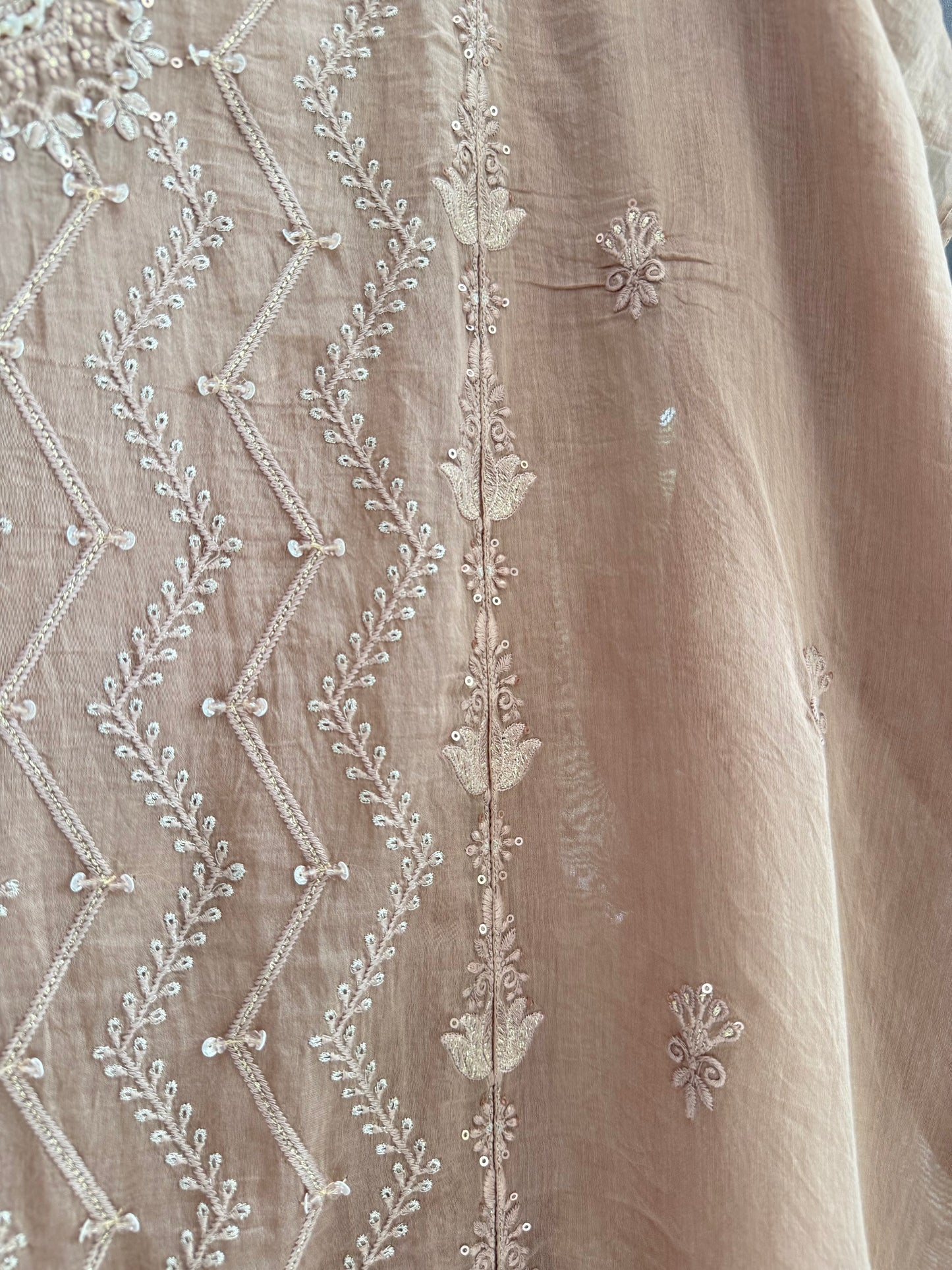 Luxurious Mul chanderi lucknowi bouquet suit