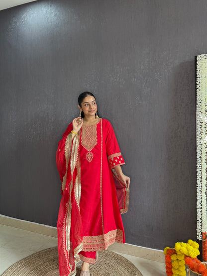 Aline Aari work suit set