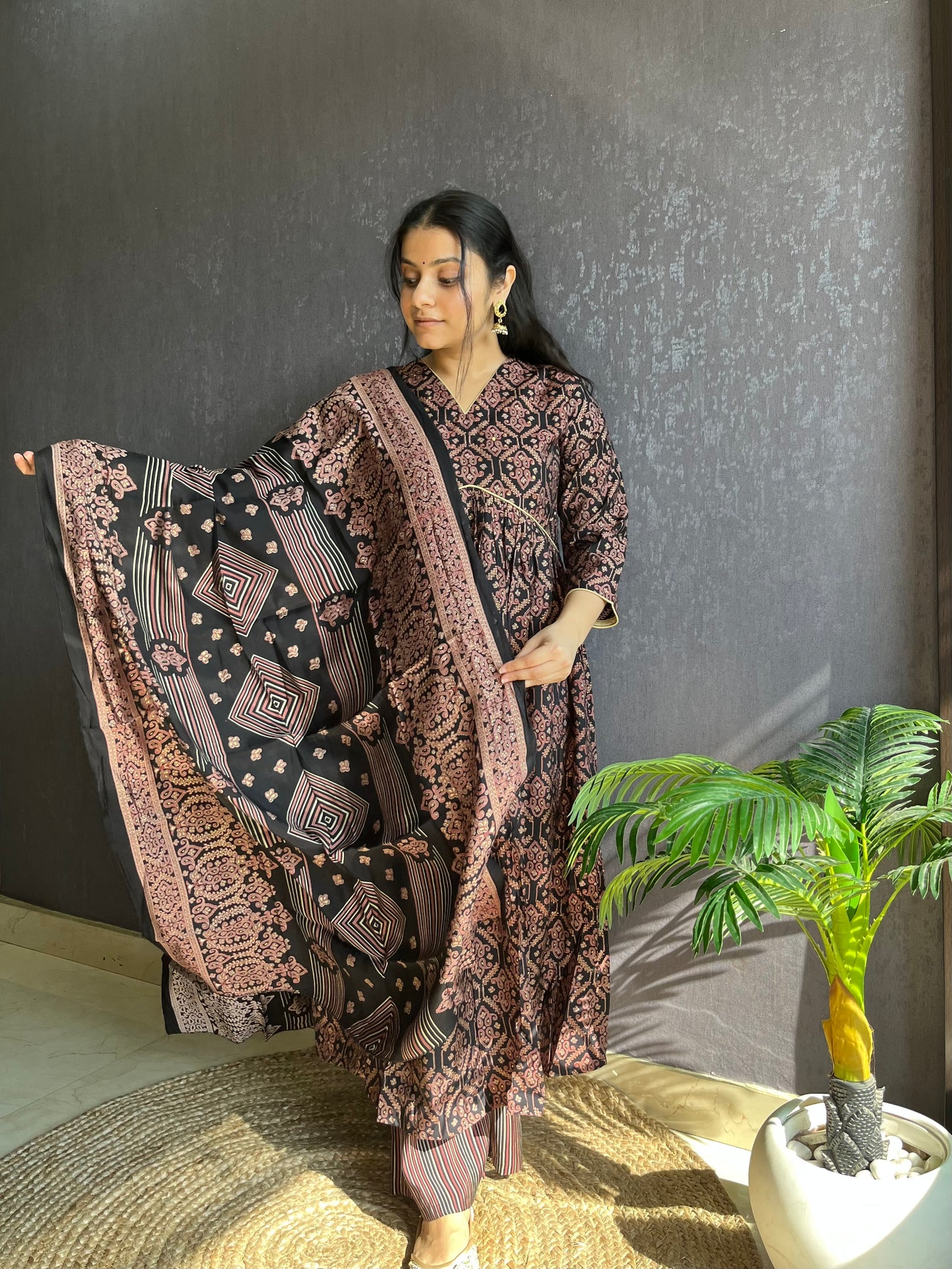 Alia cut printed suit set