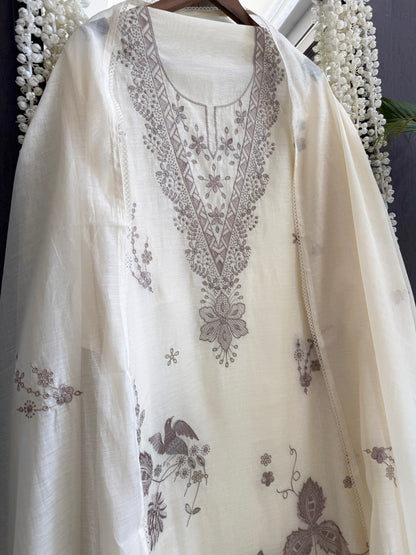 Luxurious Mul chanderi threadwork schiffili suit