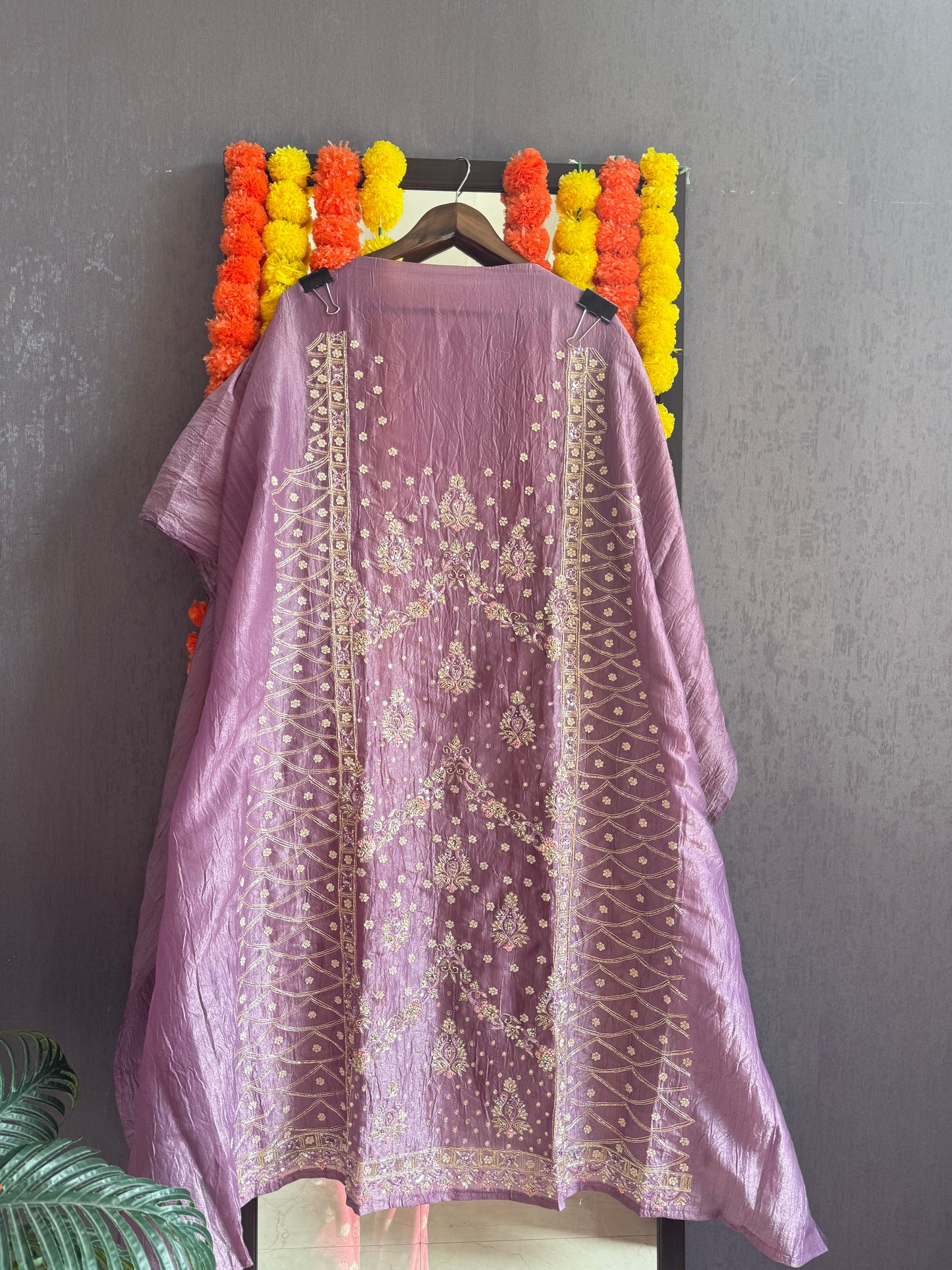 Luxurious Heeramandi suit