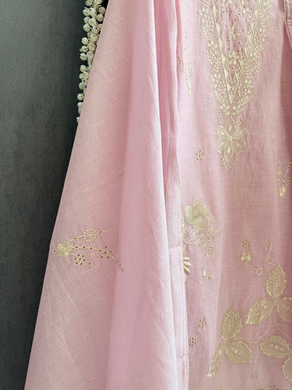 Luxurious Mul chanderi threadwork suit