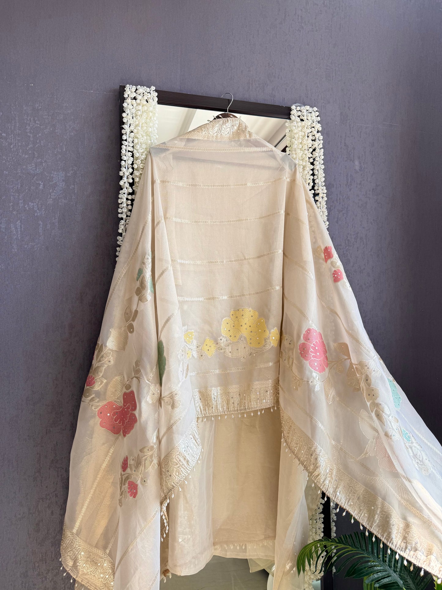 Luxurious handwork suit