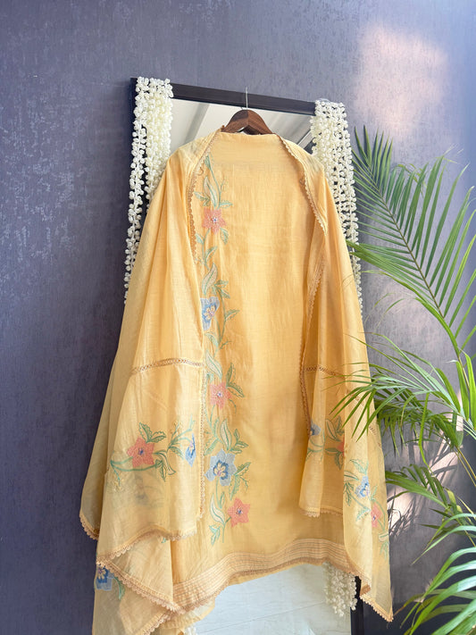 Luxurious Mul chanderi threadwork floral veil suit