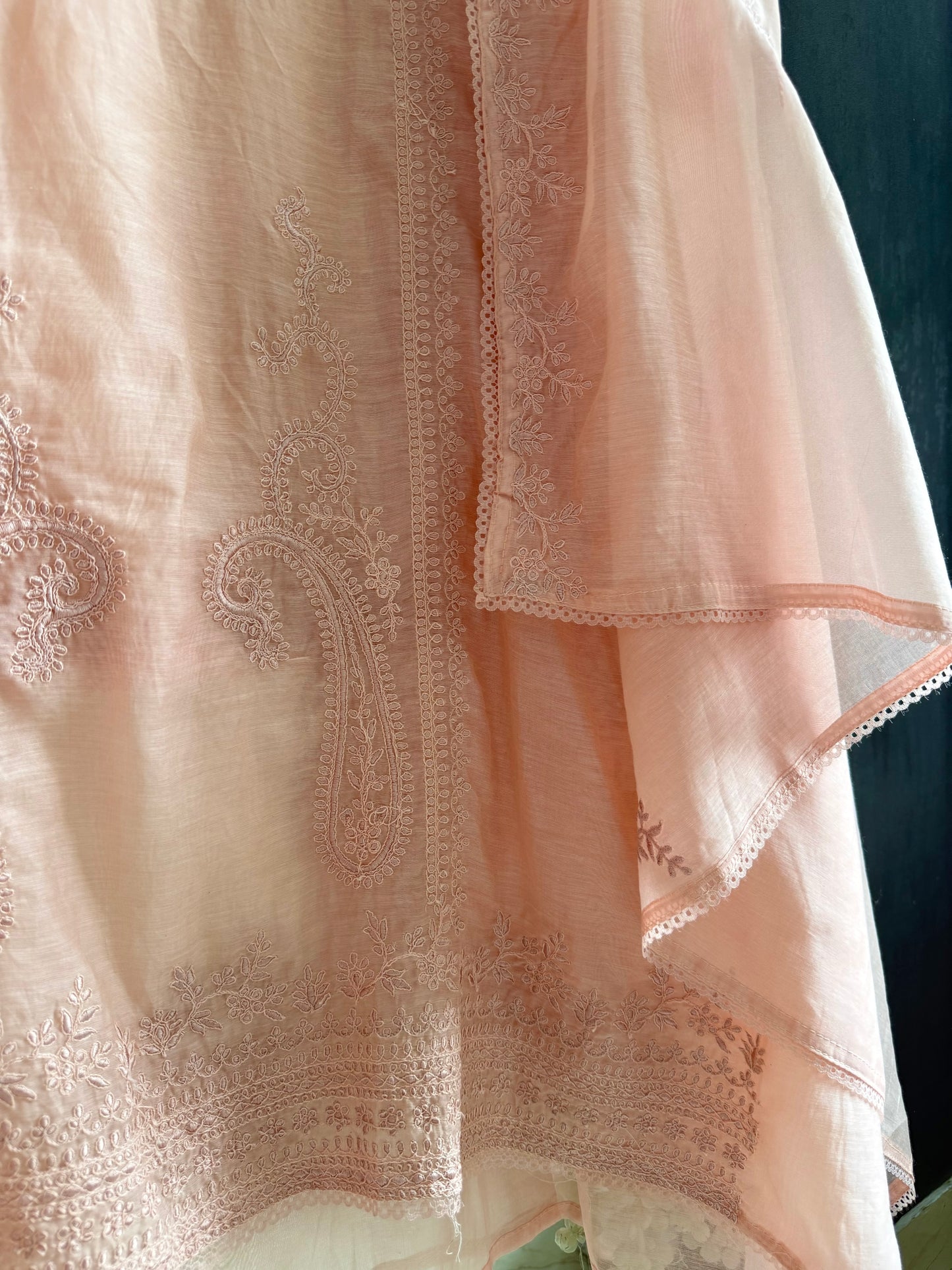 Luxurious Mul chanderi monochromatic thread work suit