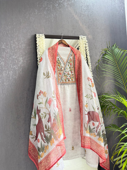 Linen deers frenchknot suit