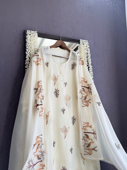 Luxurious Mul chanderi deers swans suit